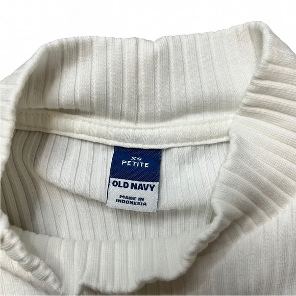 Old Navy Women's Ivory Ribbed mock neck Tank Top size XS petite - Picture 6 of 6